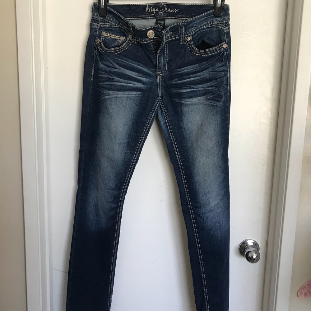 Skinny/Straight Leg Jeans